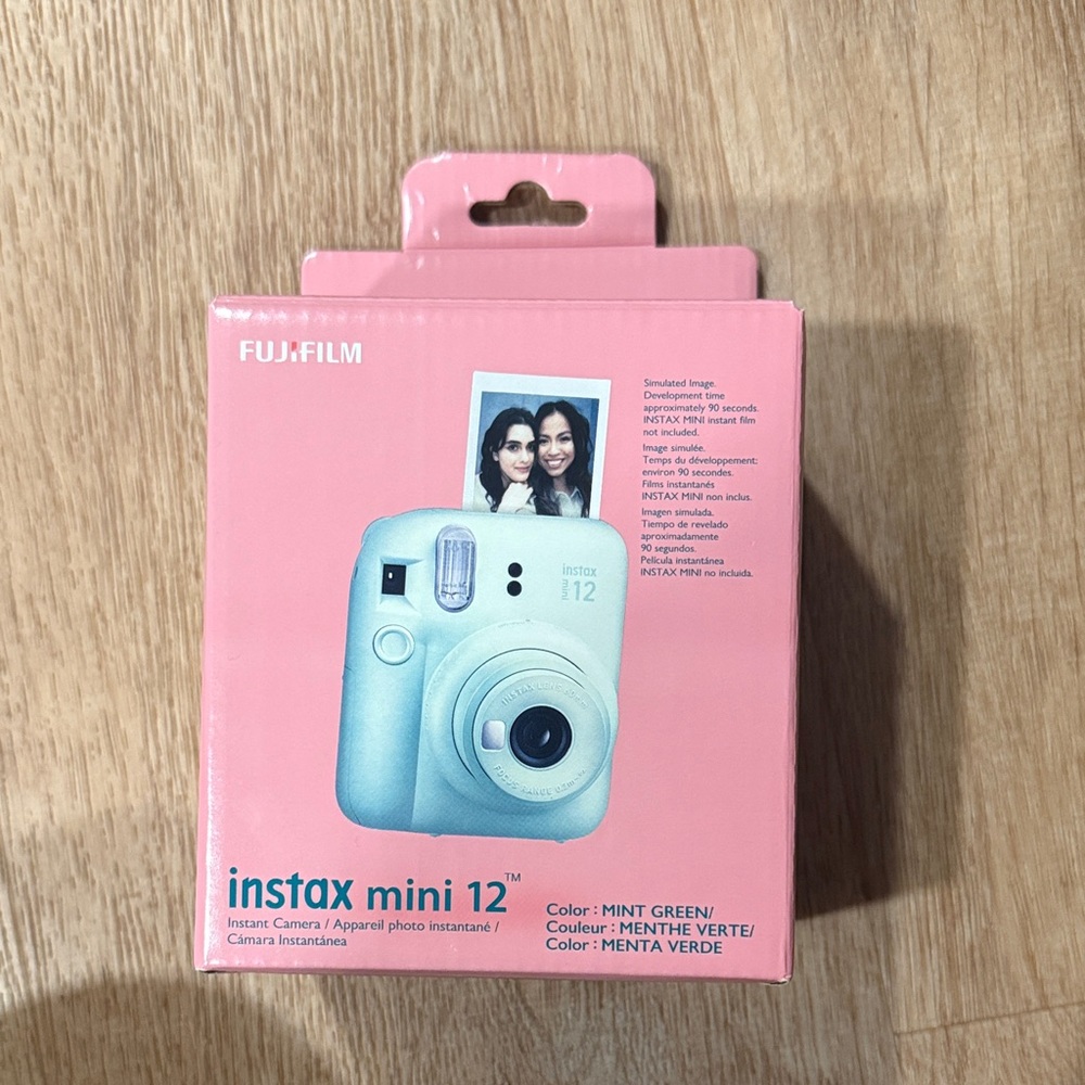 Fujifilm Instax Mini 12 in Mint